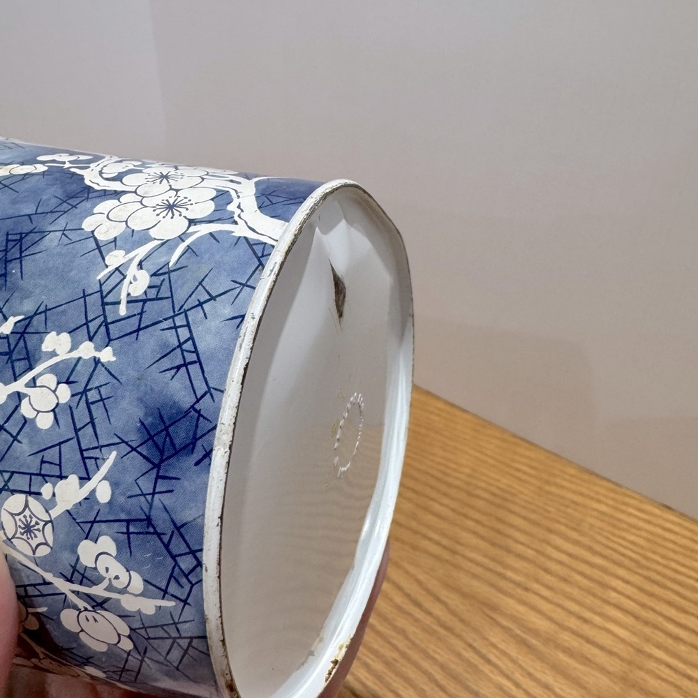 Vintage floral Blue and White tea tin MCM - Picture 15 of 15